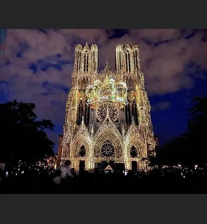 De La Cathedrale 2*