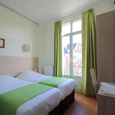 De La Cathédrale Hotel 2*