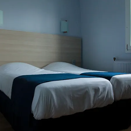 De La Cathedrale Szálloda 2*