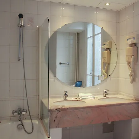 Szálloda De La Cathedrale 2*