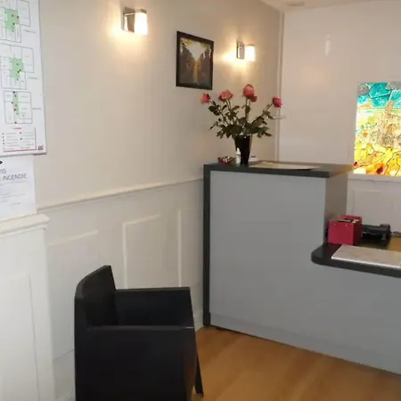 De La Cathédrale Hotel