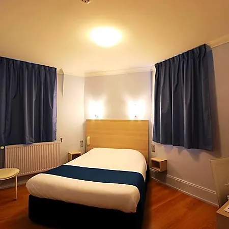 De La Cathédrale Hotel 2*