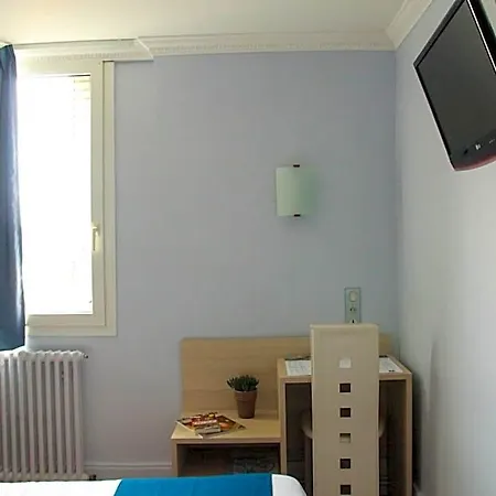 De La Cathédrale Hotel 2*