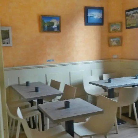 De La Cathedrale Szálloda 2*