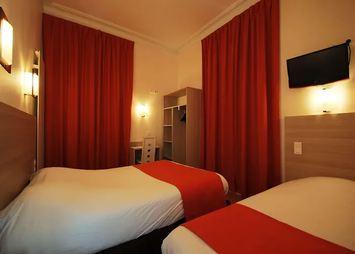 מלון De La Cathedrale 2*