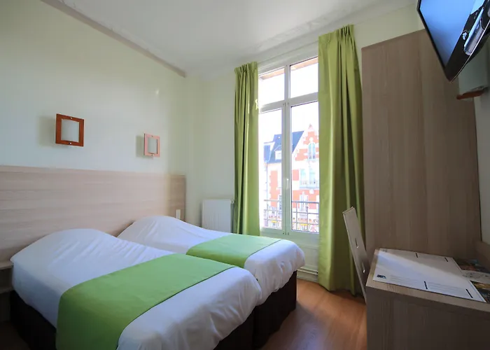 De La Cathedrale Hotel 2*