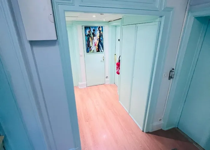 ドゥ ラ カテドラル ホテル ランス