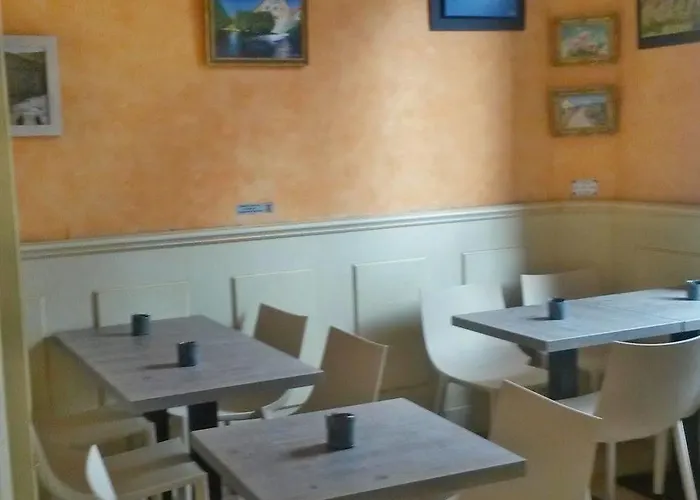 ドゥ ラ カテドラル ホテル 2*